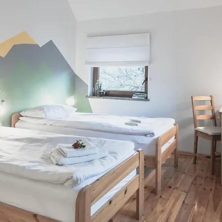 Przystanek Czarne 耶莱尼亚古拉